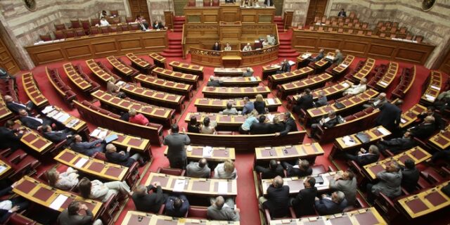 Την Πέμπτη στη Βουλή το “χαράτσι” για τα ακίνητα