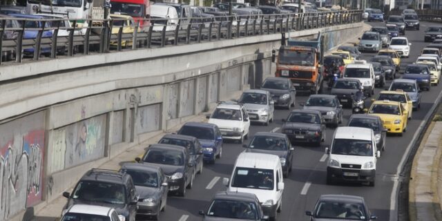 Πόσο βαθιά θα βάλουμε το χέρι στην τσέπη για τα νέα τέλη
