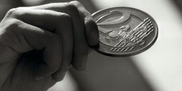 Κίνδυνος να μείνουμε χωρίς συντάξεις και δώρο Χριστουγέννων