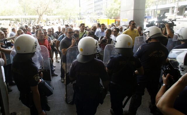 Έφαγαν πόρτα οι τροϊκανοί