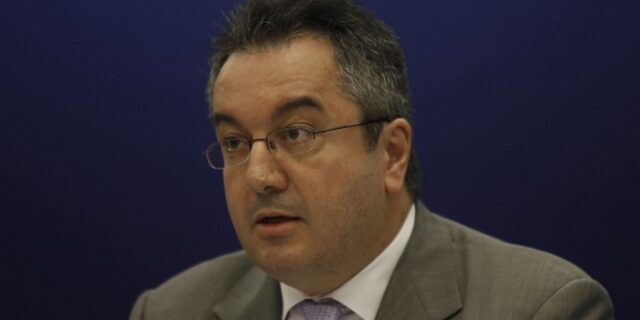 Μόσιαλος: Γιατί θα είναι επικίνδυνο να ξεφύγει το νέο στέλεχος του κορονοϊού