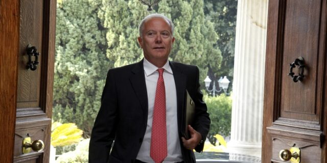 ΤτΕ: Μόνιμη μείωση επιτοκίου, παράταση διάρκειας, αναβολή δόσεων για τα “κόκκινα δάνεια”