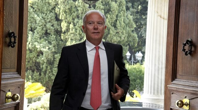 Ποντάρουν στα προγράμματα απασχόλησης και κατάρτισης του ΟΑΕΔ για να μειωθεί η ανεργία το 2014