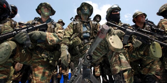 Στροφή Αβραμόπουλου για αύξηση θητείας