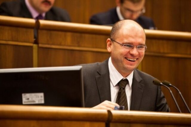 “Αφήστε την χρεοκοπημένη Ελλάδα, να χρεοκοπήσει”