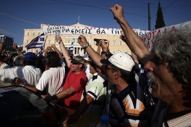 Συγκέντρωση στη Βουλή ετοιμάζουν οι ταξιτζήδες