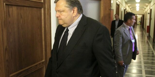Ο Βενιζέλος ξηλώνει την Στατιστική υπηρεσία