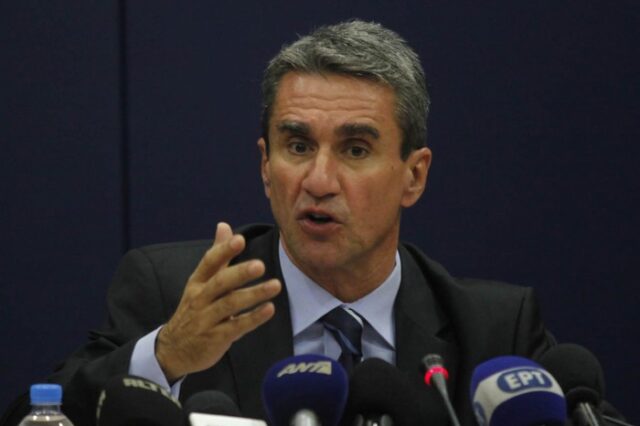 Λοβέρδος: “Η χώρα καταρρέει και με την κυβέρνηση Παπαδήμου”
