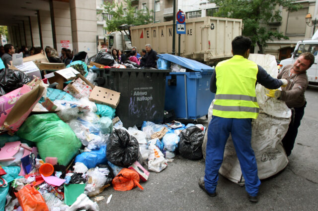 Ο στρατός στη μάχη των σκουπιδιών