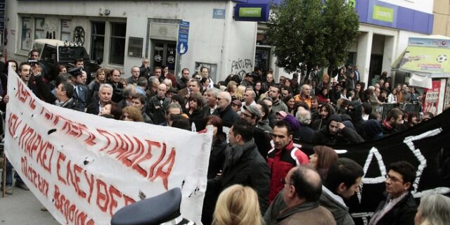 Βουλευτές του ΠΑΣΟΚ “στόχοι” προπηλακισμών
