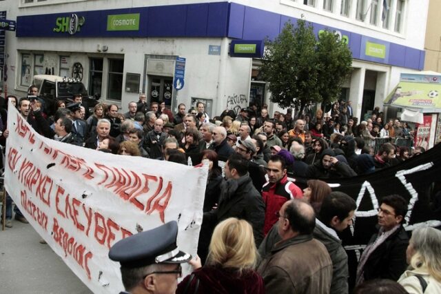 Βουλευτές του ΠΑΣΟΚ “στόχοι” προπηλακισμών