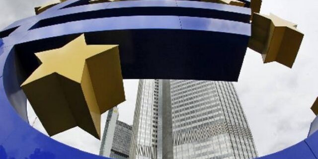 Κομισιόν: Μη βιώσιμο το ελληνικό χρέος
