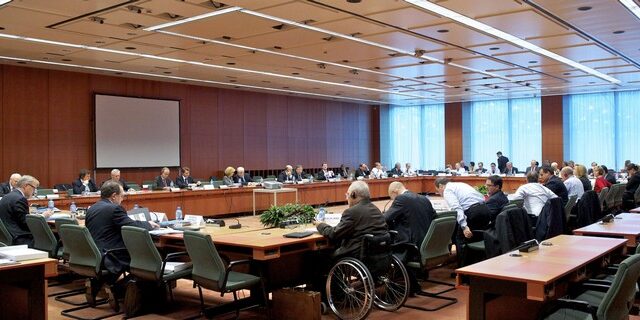 “Ναι” στην εκταμίευση της 6ης δόσης από το Eurogroup