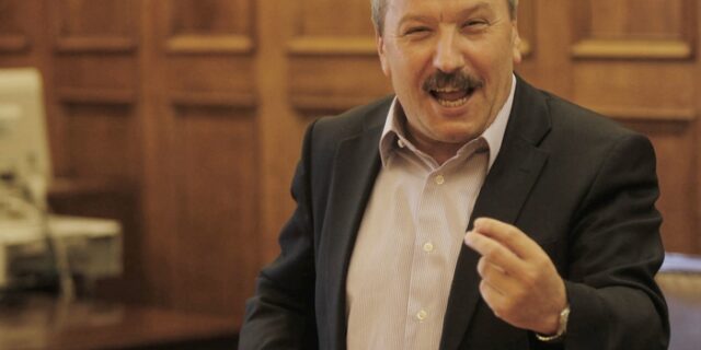 Τα γύρισε για τις λίστες με τους φοροφυγάδες ο Κουσελάς