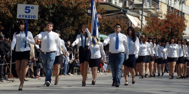 Εκτός παρέλασης οι καταληψίες