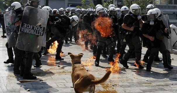 Συνεχίζει την επανάστασή του ο Λουκάνικος