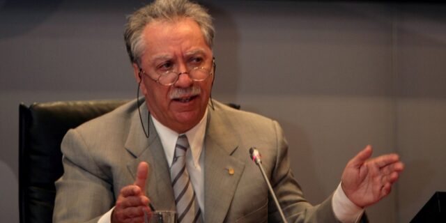 Σάλλας: Έως 25 δισ. ευρώ το όφελος από “κούρεμα” 50%