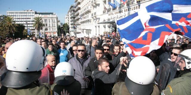 Πρωτοφανή μέτρα προστασίας πολιτικών στο Σύνταγμα