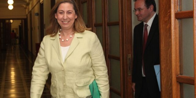 “Η απόφαση θα ελαφρύνει τον Έλληνα πολίτη”