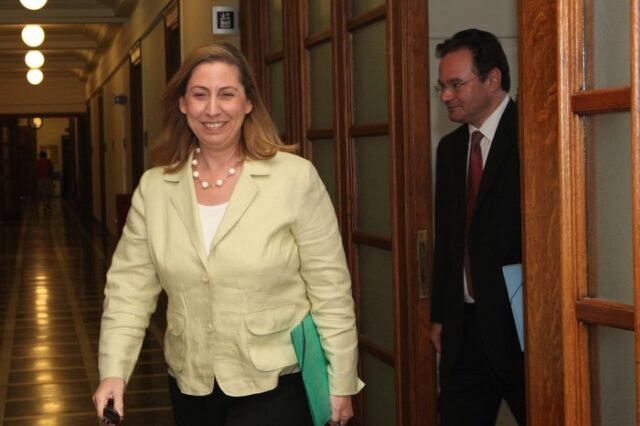 “Η απόφαση θα ελαφρύνει τον Έλληνα πολίτη”