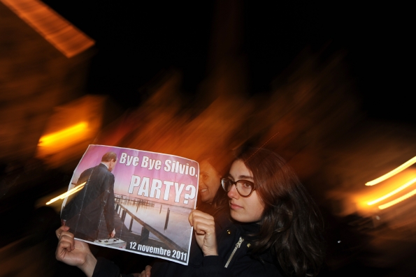 Μπερλουσκόνι: Ο άνθρωπος που οι Ιταλοί λάτρευαν να μισούν