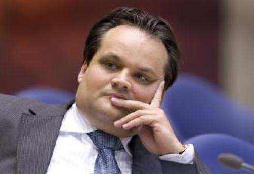 Σκόπελος για την 6η δόση το δημοψήφισμα