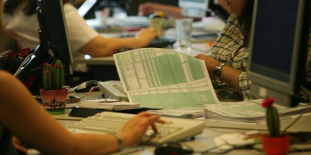 Πώς βλέπουν οι Έλληνες το φορολογικό