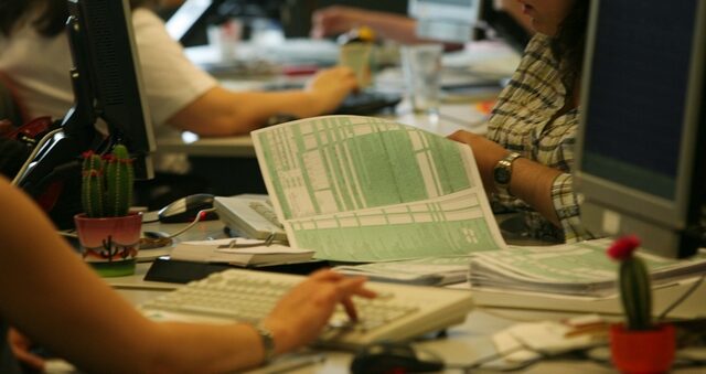 Πώς βλέπουν οι Έλληνες το φορολογικό