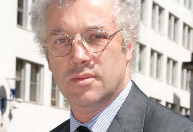“Οι Έλληνες μπορούν να μας πάρουν και τα σώβρακα”