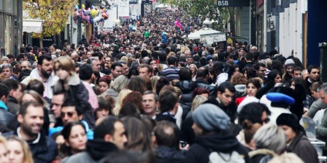 Δύο Κυριακές θα είναι ανοικτά εφέτος στις γιορτές τα εμπορικά καταστήματα