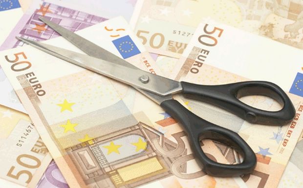 Πλαφόν τα 2.000 ευρώ για τους μισθούς στις ΔΕΚΟ
