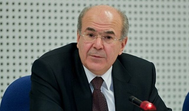 Στο τραπέζι το όνομα του Βασίλη Σκουρή