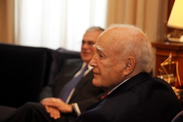 Παπούλιας: “Αφαιρέστε βάρη από τους αδύναμους”