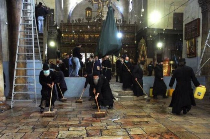 Άγριο ξύλο στο ναό της Γεννήσεως στη Βηθλεέμ