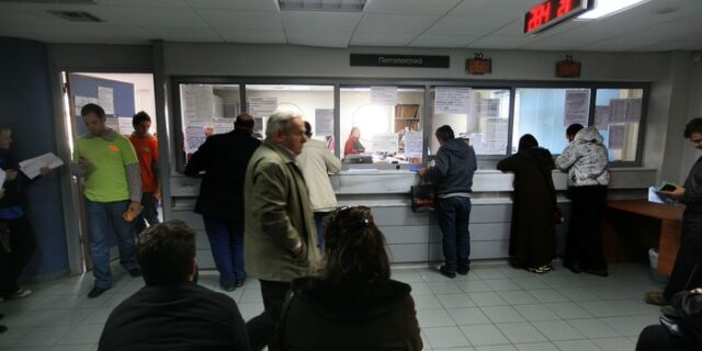 Ανοικτές σήμερα οι εφορίες