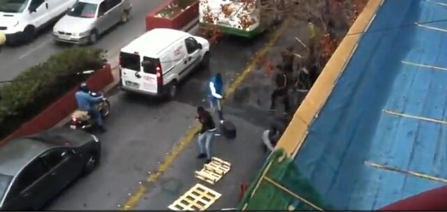 Επίθεση αλλοδαπών σε αστυνομικούς