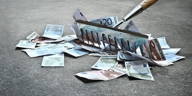 Κατάσχεση σε τραπεζικούς λογαριασμούς για χρέη