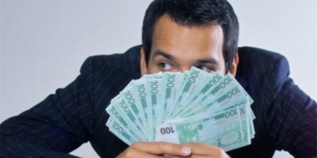 Το πάρτι της φοροδιαφυγής καλά κρατεί