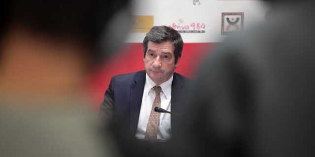 Καμίνης: “Πράσινο φως” στη λειτουργία των καταστημάτων την Κυριακή