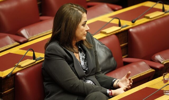 Κλείνει το μάτι στη ΝΔ η Μπακογιάννη