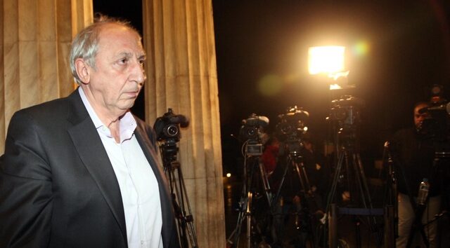 Κατάληψη στο πολιτικό γραφείου του Μ. Παπαϊωάννου