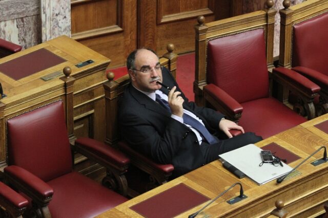 Πολιτικές παρεμβάσεις καταγγέλλουν οι εφοριακοί
