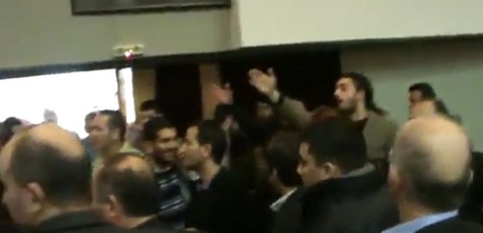 Αποδοκίμασαν τον Βενιζέλο στην ορκωμοσία της κόρης του