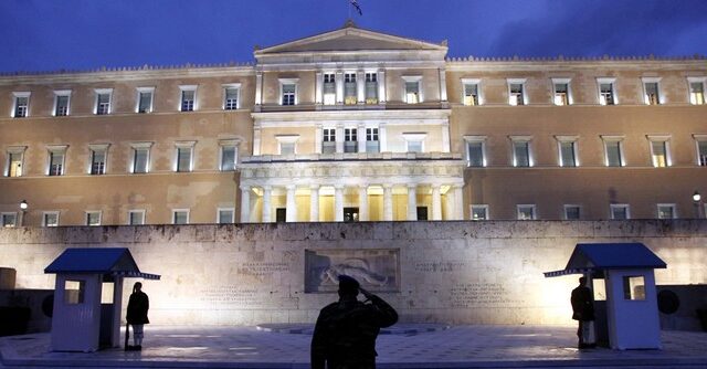 Εκατομμύρια ευρώ διεκδικούν 117 πρώην βουλευτές