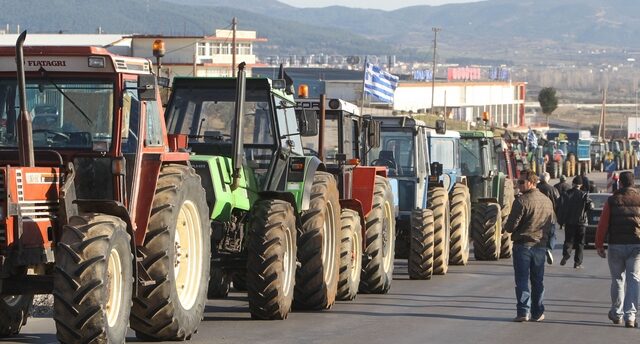 Ξανά στους δρόμους οι αγρότες