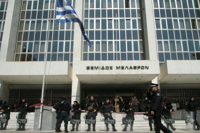 Άρειος Πάγος κατά Λοβέρδου για το μακελειό