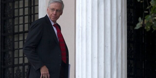 “Εθελοντική αναδιάρθρωση ή χρεοκοπία”