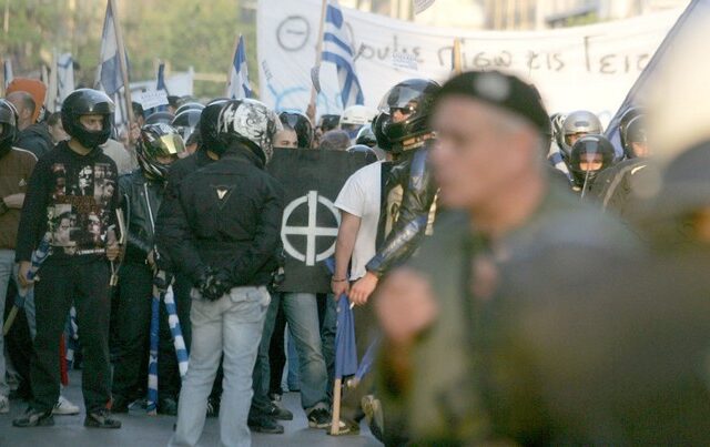 Συμπλοκές με χρυσαυγίτες και αλλοδαπούς στην Ομόνοια