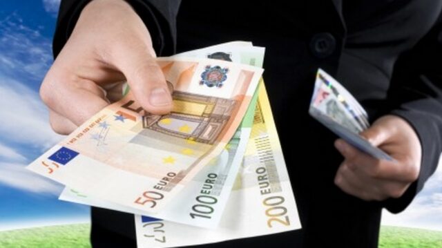 Παρακράτος της μίζας σε εφορίες – τελωνεία