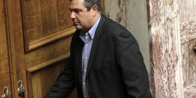 Ο Καμμένος ξαναχτυπά μέσω Facebook